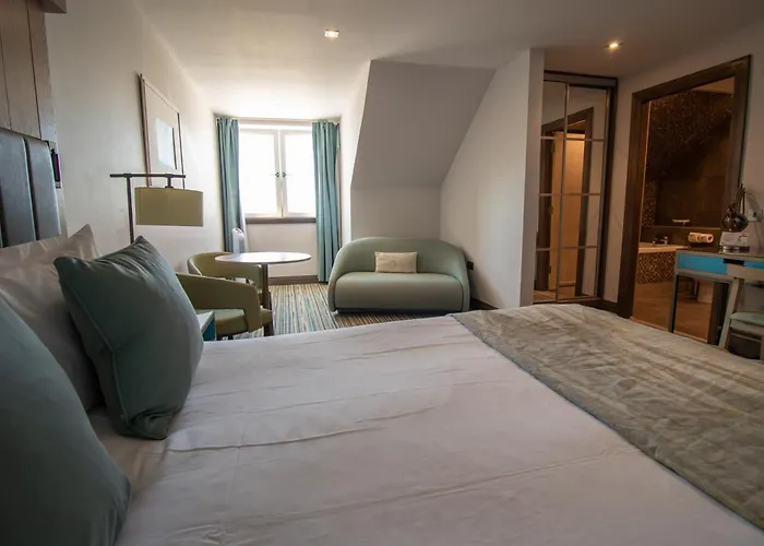 The Waterside Hotel